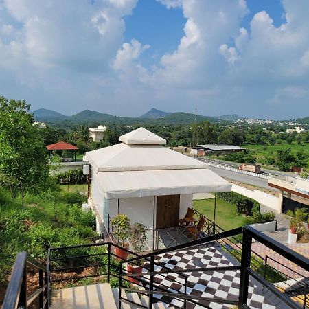 Aura Gold Resort ウダイプル エクステリア 写真