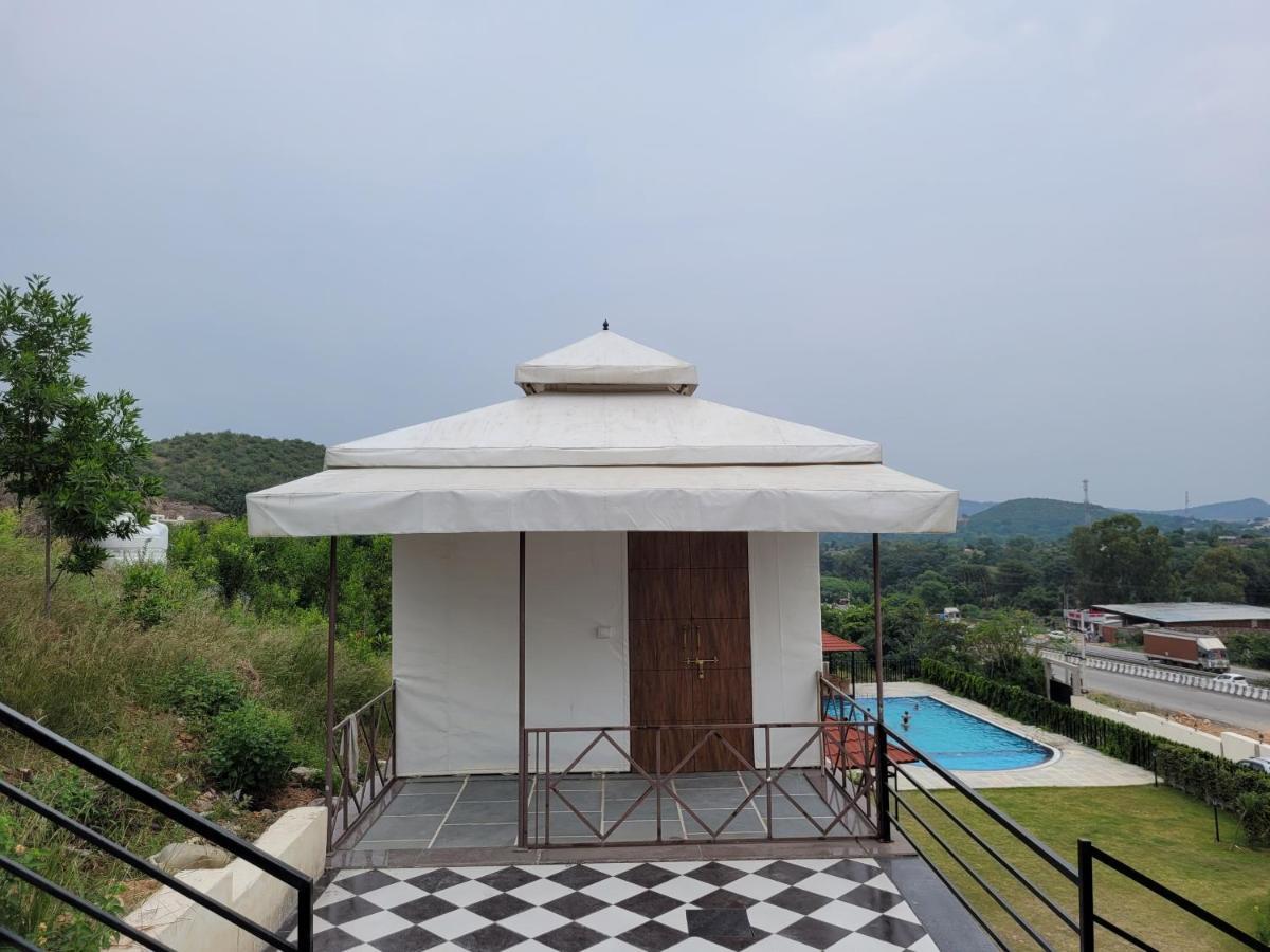 Aura Gold Resort ウダイプル エクステリア 写真