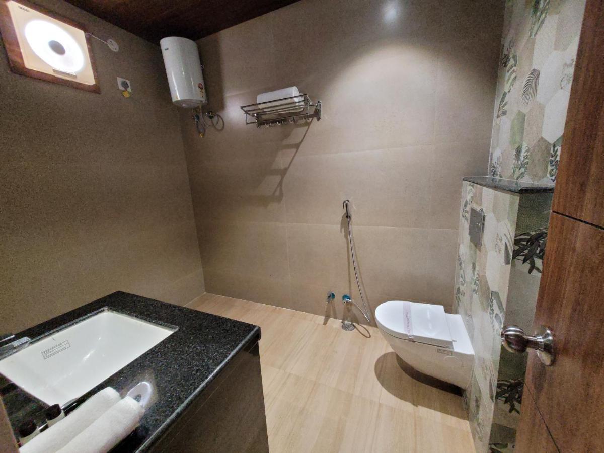 Aura Gold Resort ウダイプル エクステリア 写真