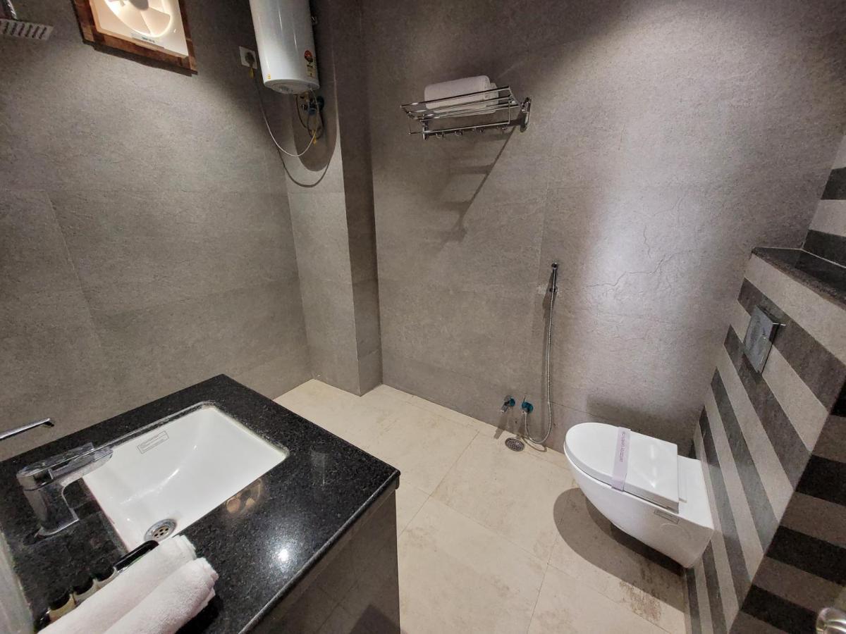 Aura Gold Resort ウダイプル エクステリア 写真